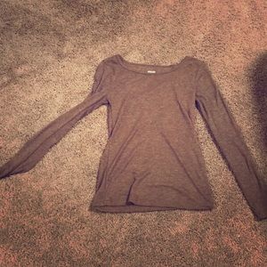 Long sleeves t shirt.